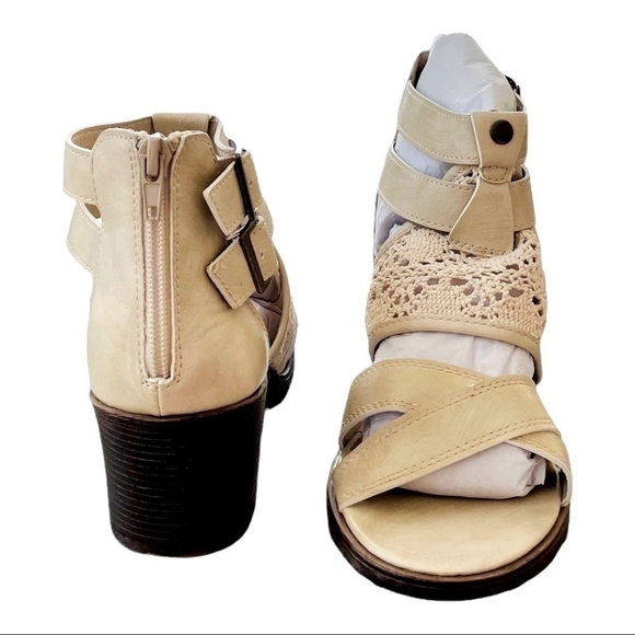 AVENUE CLOUDWALKERS Abby Beige Crochet Block Heel Sandals Size 9M - Picture 4 of 8